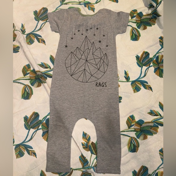 Rags to Raches 12-18mo - Picture 2 of 5